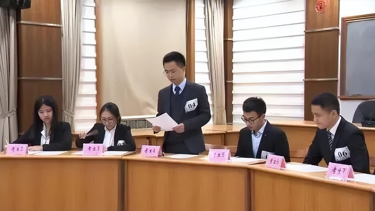 阎良|各行业真实学历占比出炉,大学生坐不住了,跟想象中高门槛不一样