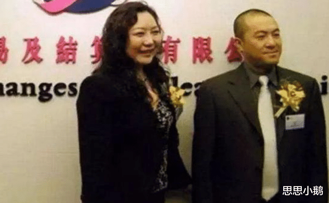 吴亚军|中国女富豪吴亚军：每月收租2亿，离婚分前夫200亿，给女儿500亿