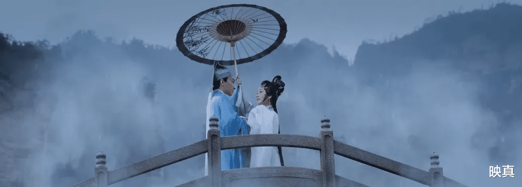 古人常说:“坟边长竹须迁坟,坟前两物成富人”,这两物指什么?