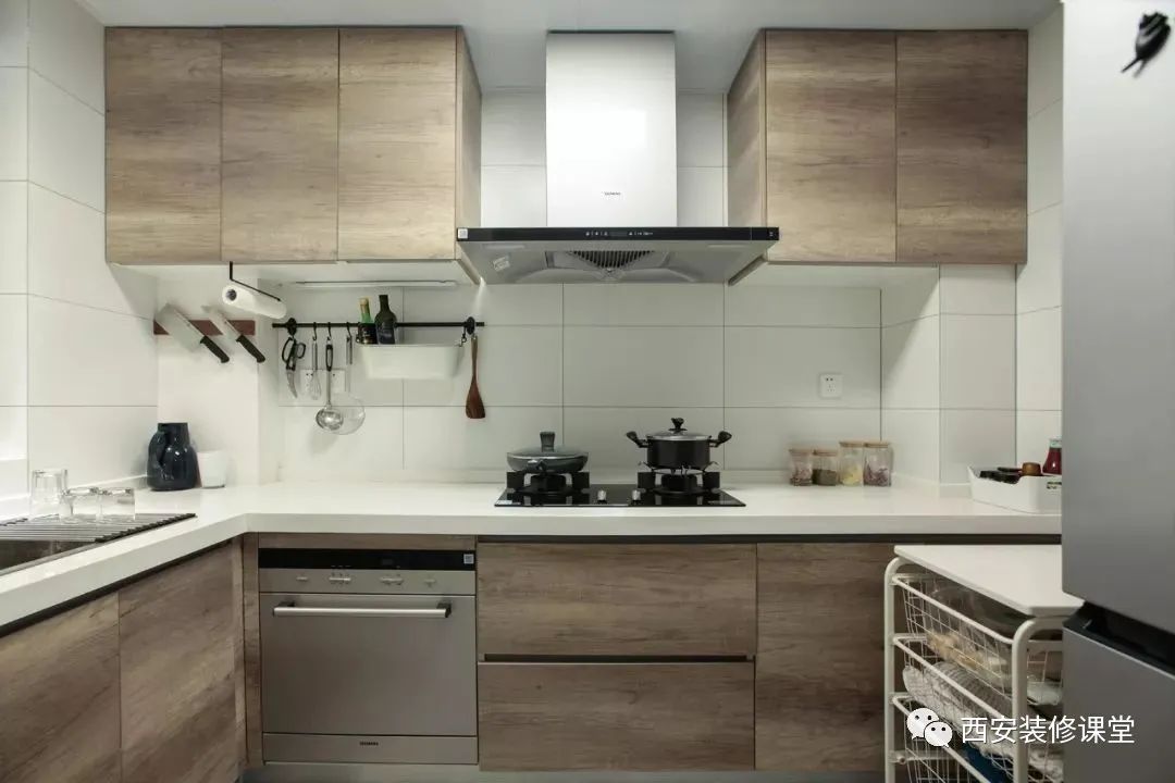 120㎡三室变两室,打造清爽婚房