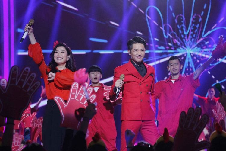 |凤凰传奇合作20多年，为何一个是身家过亿，而另一个却债台高筑？