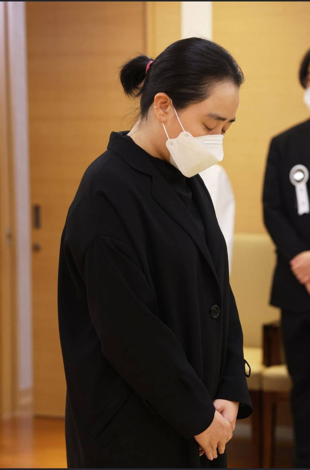 姜受延|影后姜受延出殡，刘智泰担任主持，李秉宪秋瓷炫等大半个韩娱圈艺人前往送别