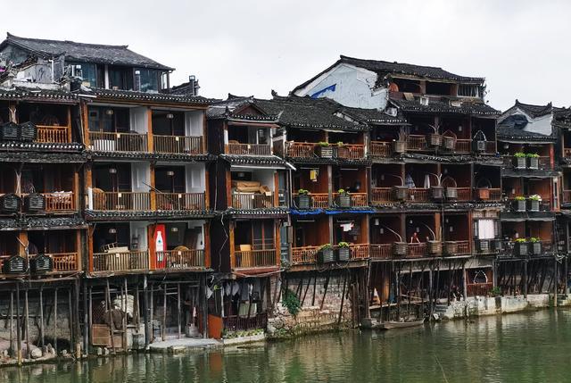 |自驾游大家为何不在吃住车上？总结了两个原因，每一个都很现实