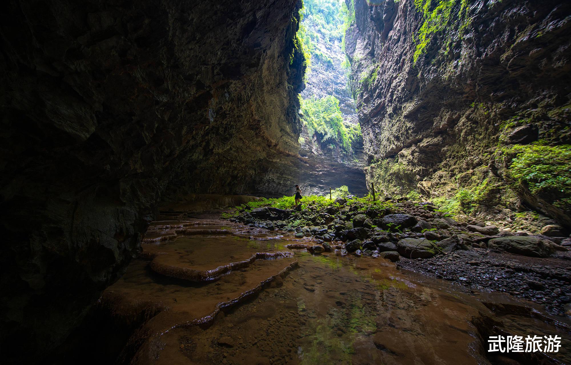 洋芋|鲜为人知！无意闯入峡谷秘境，武隆深山藏着千年钙化池！