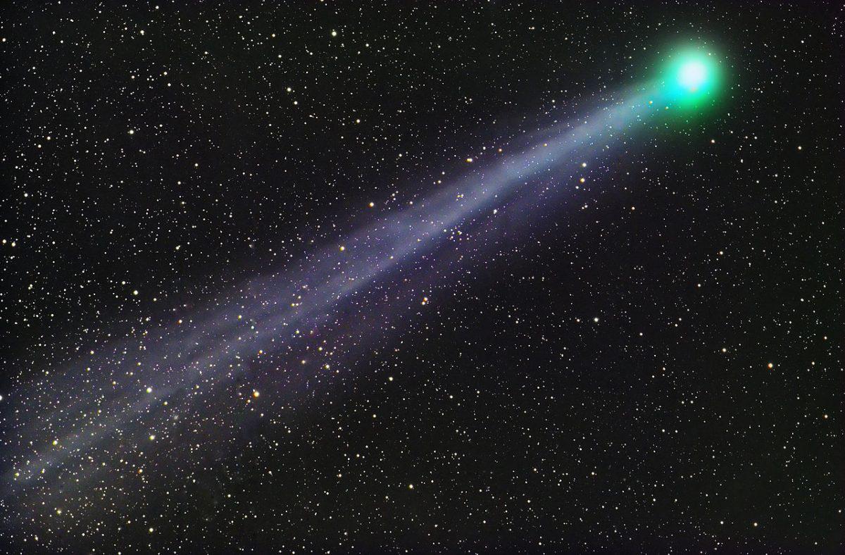 5万年一遇的彗星即将造访地球,地球生命的诞生,或与彗星有关