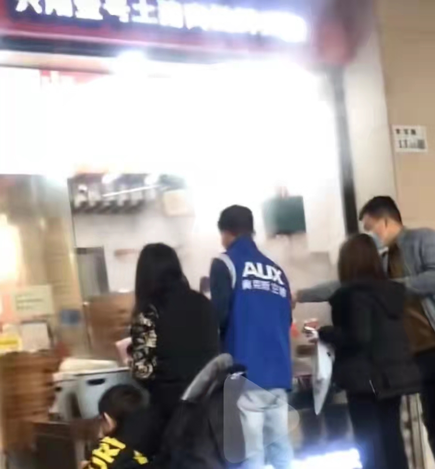 |孙海洋更新动态,晒到包子铺忙碌画面,直言撸起袖子加油干就是了