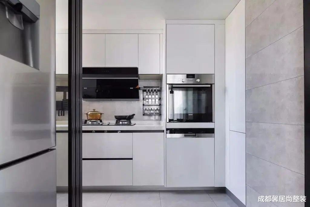 106㎡的复式大宅,以现代简洁为底,加入时尚的软装