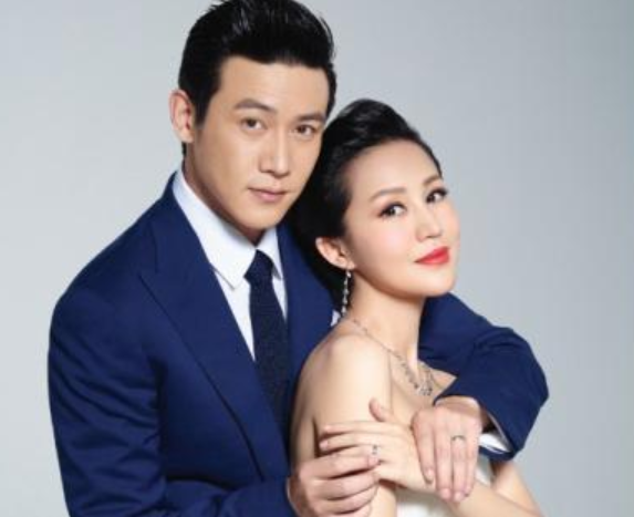 陆毅|男星陆毅带老婆坐商务舱，穿一次性拖鞋蹬前排座椅被嘲没素质！