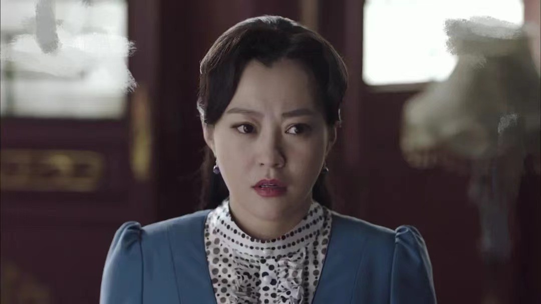 |39岁邓家佳脱离滤镜演职场女性，让多少“丫头教”女演员羞红脸