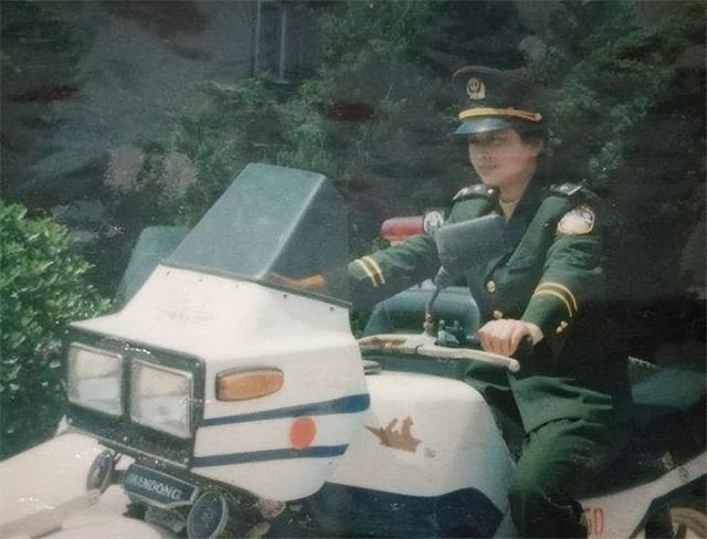 白宝山情人被判12年,出狱后记者问及白宝山,她含泪说了八个字