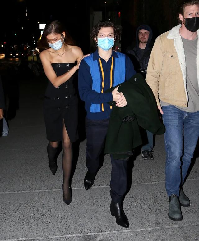 街拍|男星街拍｜陈坤冯绍峰都现身！2022超级碗“好多人啊！”