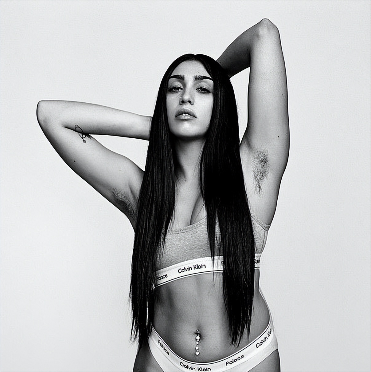 麦当娜|麦当娜25岁女儿骄傲秀腋毛，身姿健壮比肩超模，网友：真有两把刷子