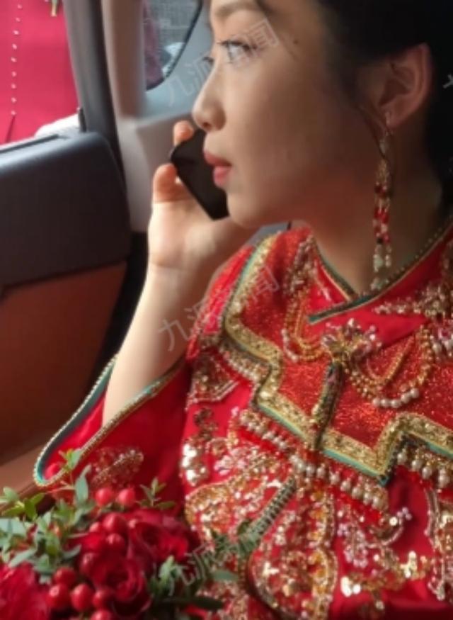 结婚当天女子坐上婚车还在谈业务,丈夫:有房贷压力,相互理解,已经习惯