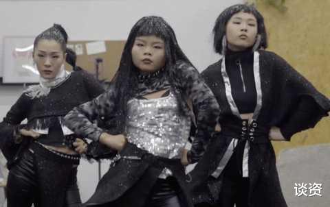 sunshine|Sunshine组合Cindy太意外了,从丑小鸭逆袭成了辣妹,爱豆氛围感十足