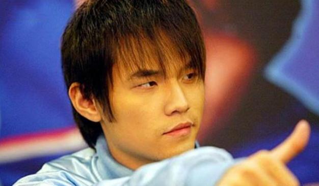 月球陨落|周杰伦晒儿子照片,网友:快出专辑,不要塌了!