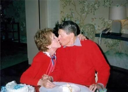 大脑|老年痴呆逐渐增多，生活中经常做这几件事，有助于延缓大脑衰老！