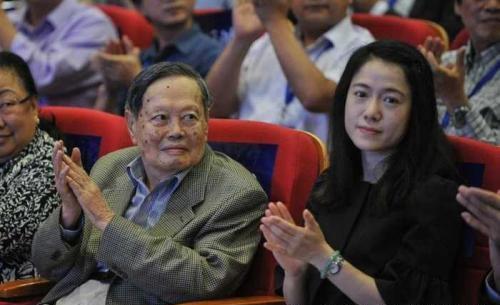 杨振宁:不要花钱给别人做嫁衣!