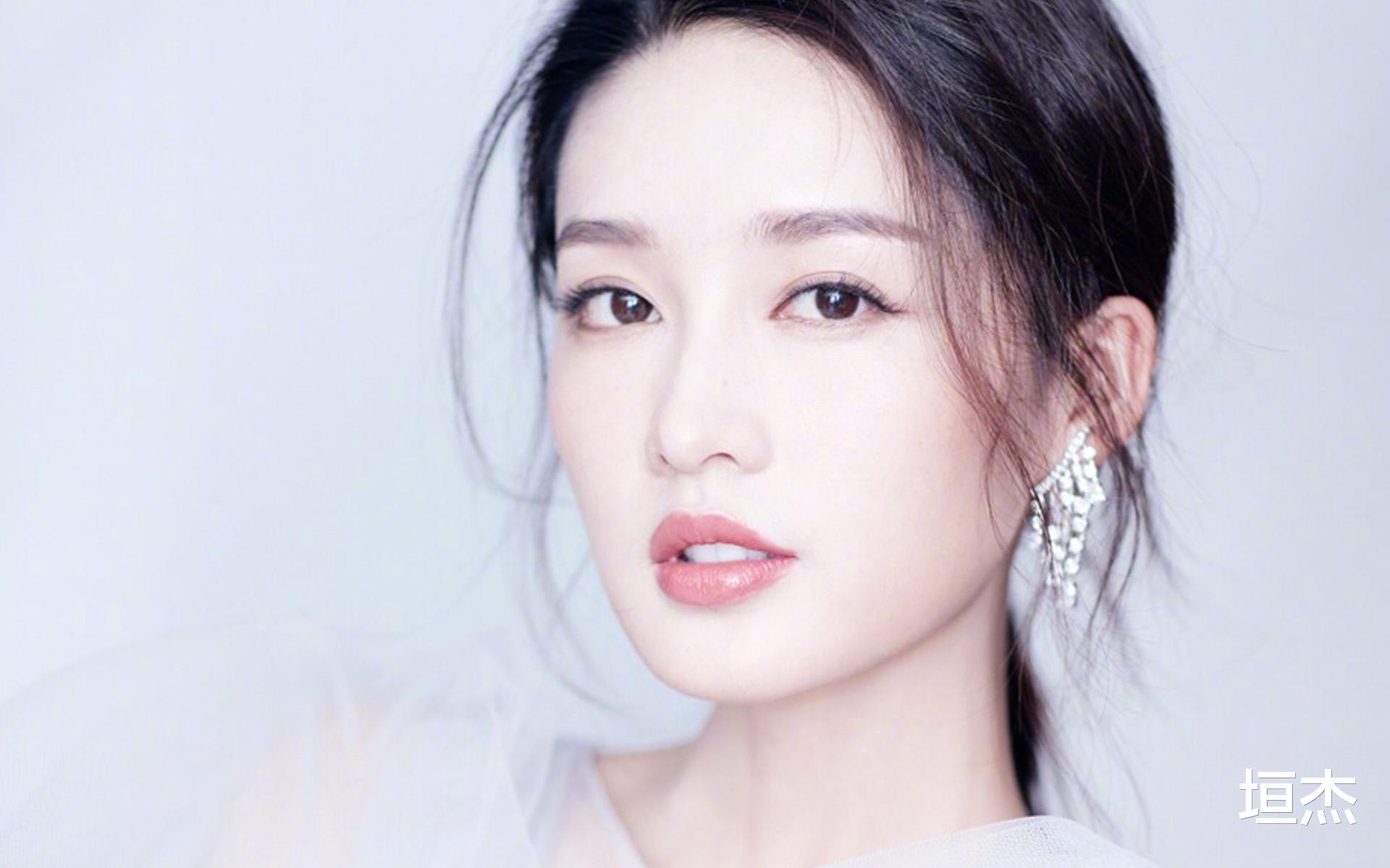 生图|痘痘脸、赘肉、五五分！生图里的“女神”明星，都因“照骗”翻车