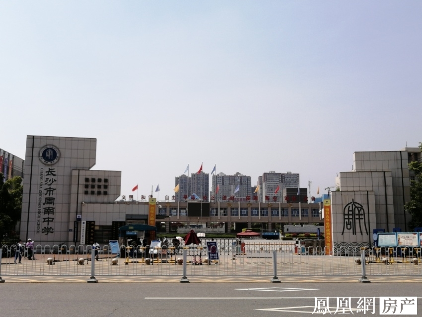 万达广场|实探长沙开福北:毛坯价8字头起 某楼盘曾遭遇停工风波