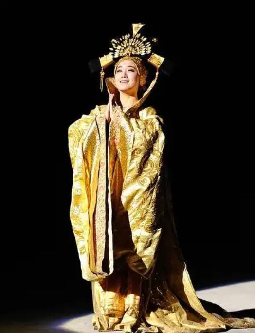 摄影爱好者|坐在布达拉宫里的文成公主