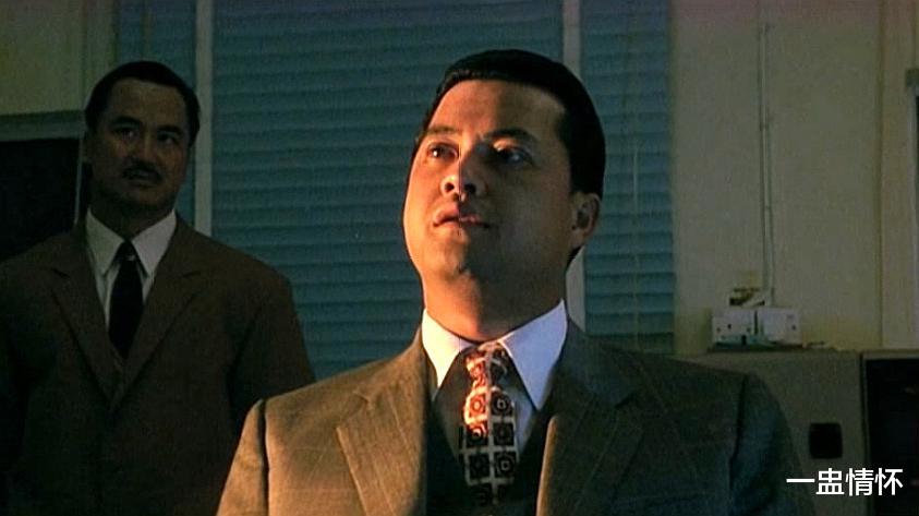 经典|本色出演？港片中塑造“江湖大佬”的四位经典形象！