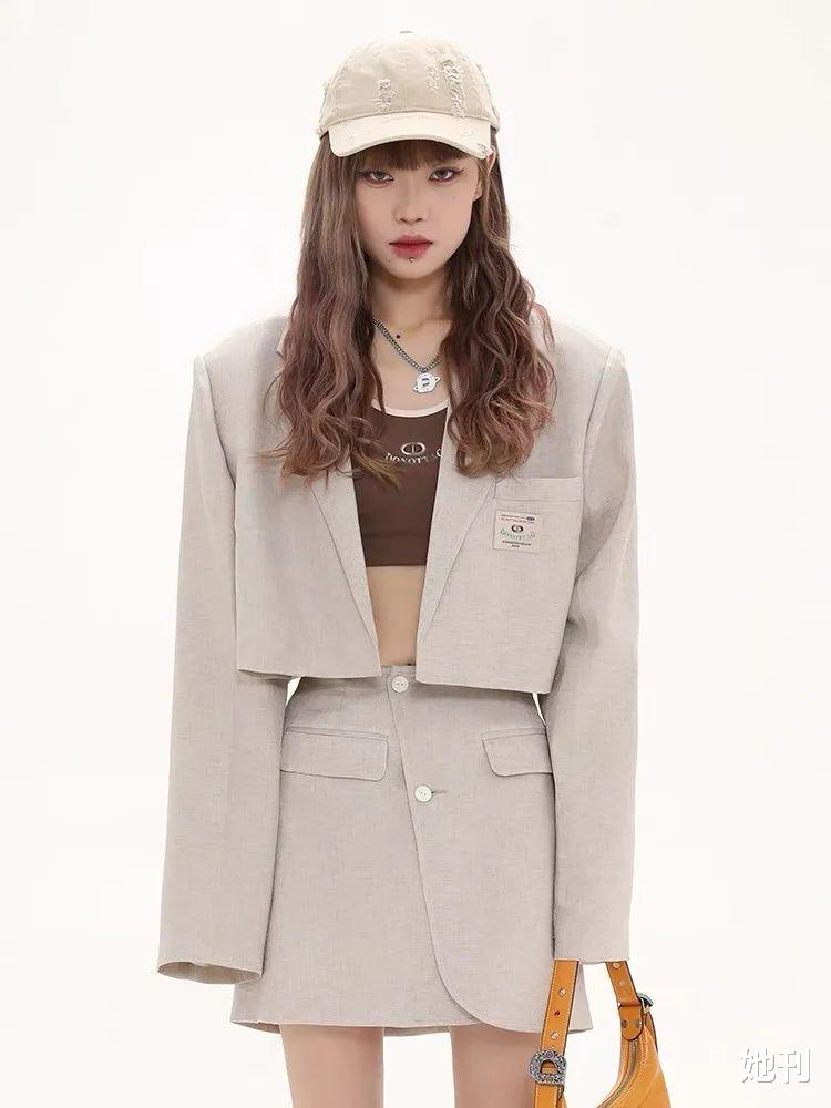 台下天仙，台上葫芦娃，她是得罪「浪姐」造型师了吗？