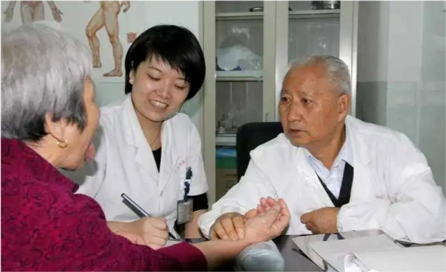 吕景山|国医大师吕景山，行医60余载，曾用针灸让失语的外国青年开口讲话