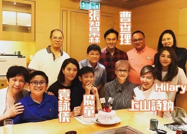 |72岁曹查理现身深圳！身形高大头发稀疏，与美女聊天越来越和善