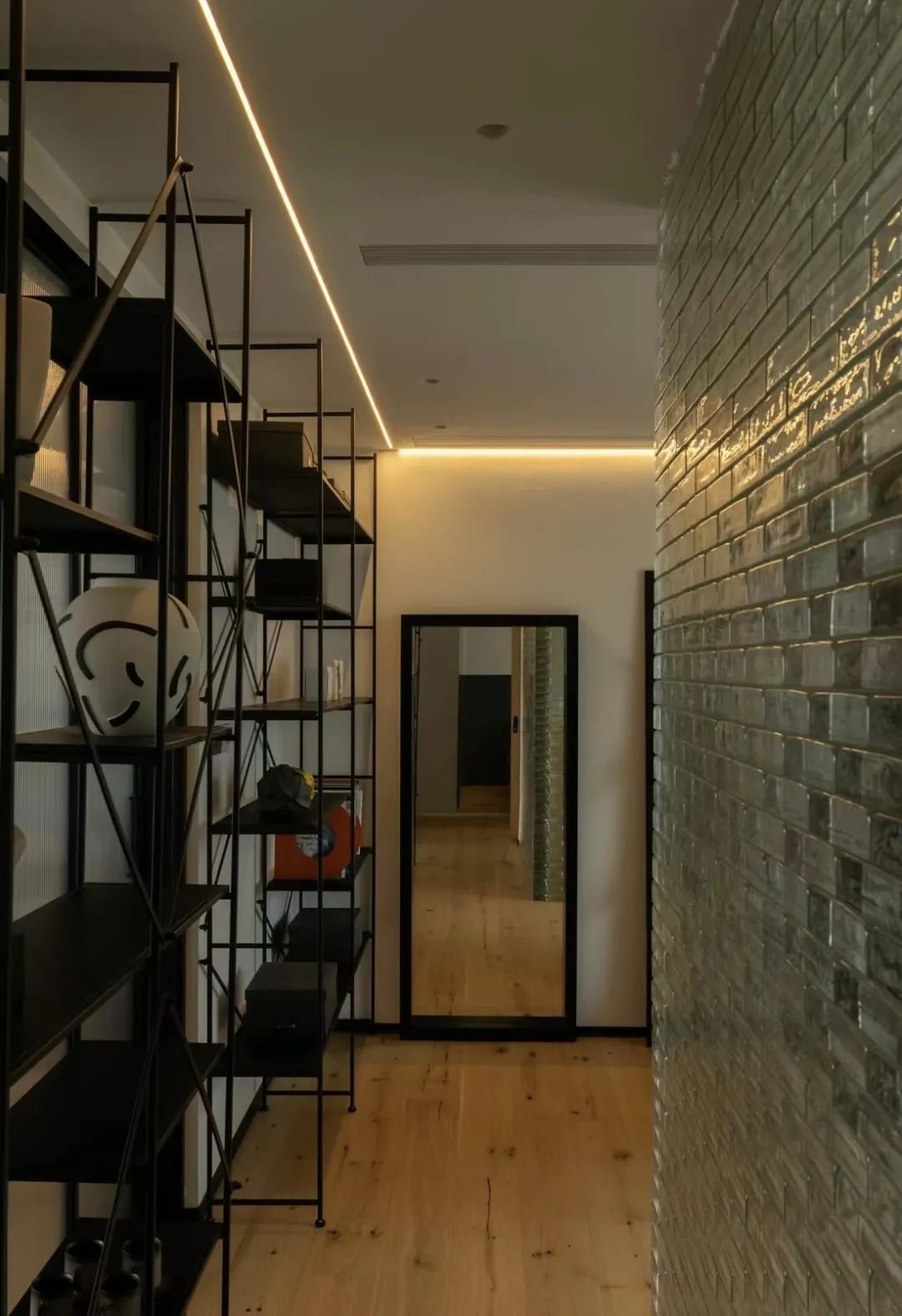 头一次见!141㎡居然把阳台做成吧台,满满人间烟火气~