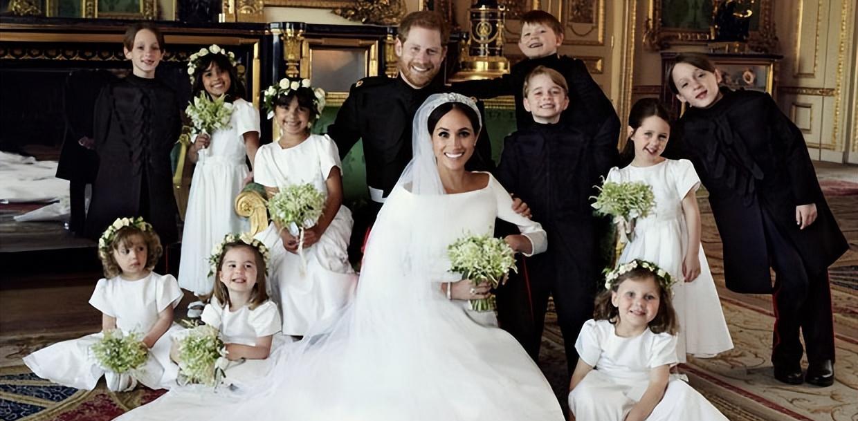 女孩|梅根让闺蜜的女儿在她婚礼上抢风头,是因为她才是那女孩的母亲?