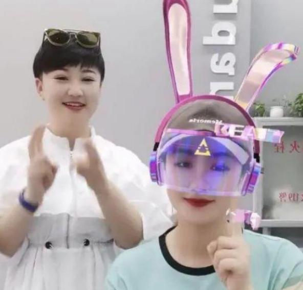 杨树林|赵本山徒弟“胖丫”赵丹在小剧场复出，搭档已不是杨树林