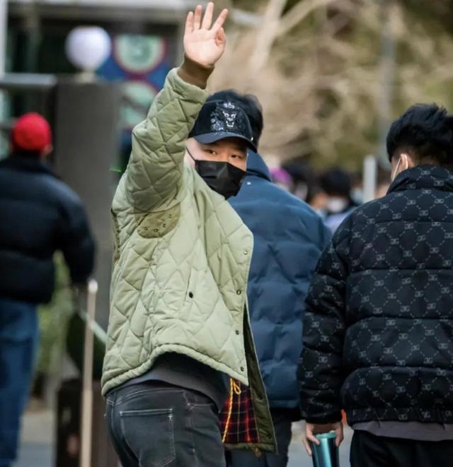 书法|孟凡贵批评岳云鹏春晚相声低级无趣,网友喊话郭德纲:这是点你呢!