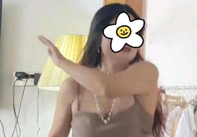 33岁女网红被揭穿已为人母掌掴儿子：别瞎说，你是我弟弟