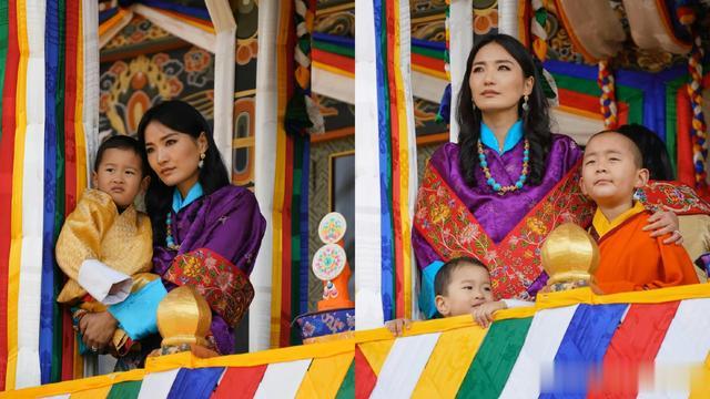 |不丹国庆,王子公主纷纷现身,美女含量很高,王子们颜值不尽如意