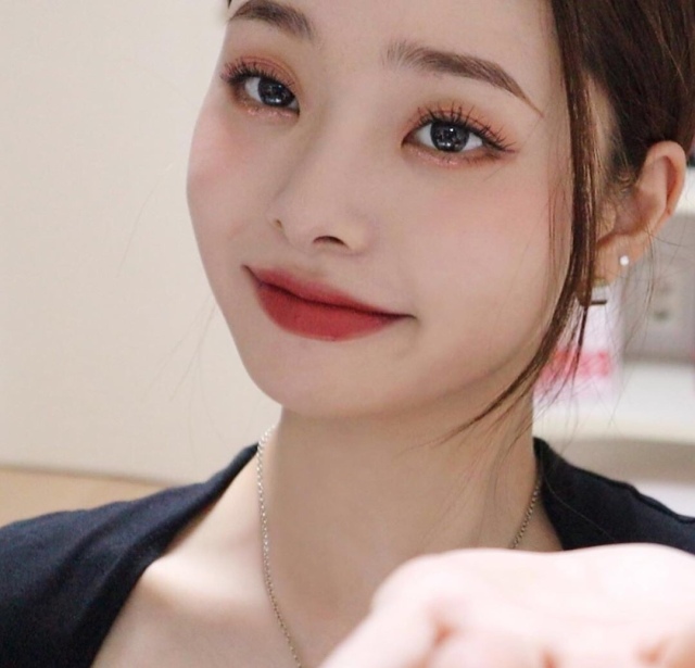 宋智雅|网红宋智雅穿假货录节目,被扒穿大牌假货,“富婆人设”疑翻车