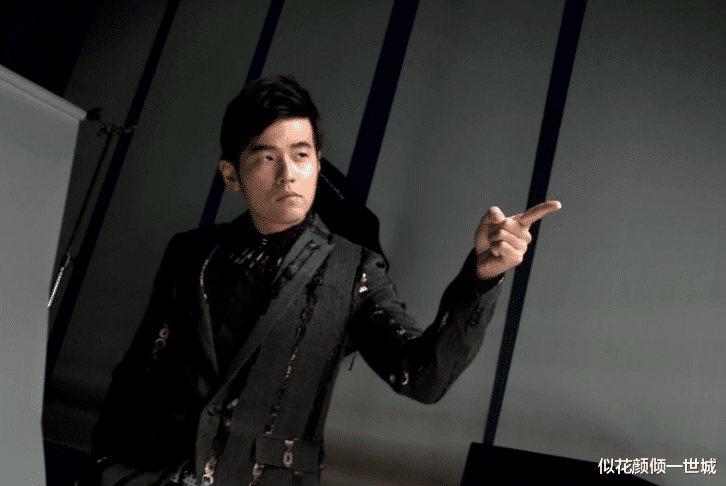 周杰伦|周杰伦代表着新世纪的流行音乐，流行音乐人的曲风，都会被他影响