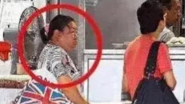 刘德华|刘德华67岁的大姐住在贫民窟，他却20年不曾看望大姐接受采访: 就当他死了!