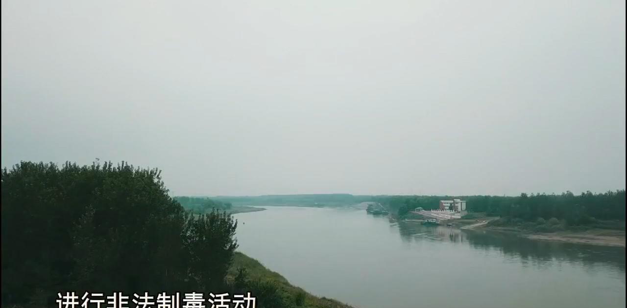 2018年,湖北废弃养鸡场泥土变白色,引警方怀疑,牵出2亿惊天案
