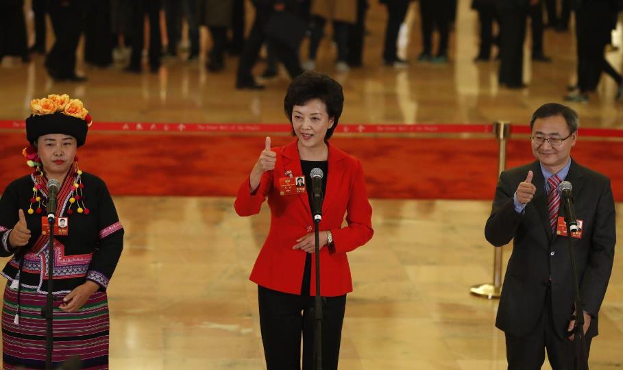 朱广权|央视周晔：直播25年从不说话，却在采访时直言：想给朱广权一巴掌