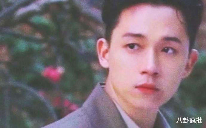 鹿晗|发腮堪比“毁容”!16位因发腮颜值暴跌的明星