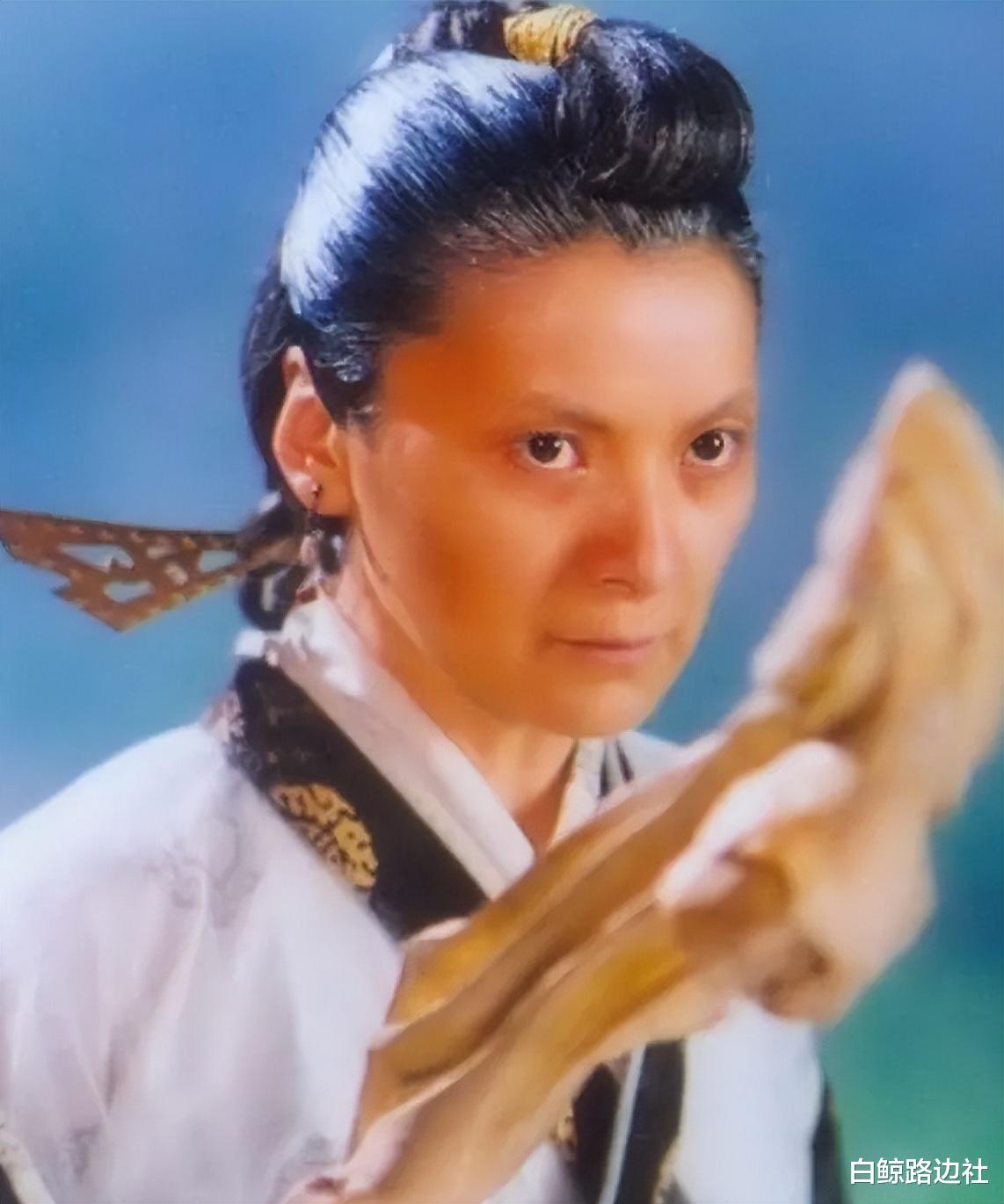 黛绮丝|54岁金花婆婆曝近照！打扮时尚颜值仍在线，脸部歪斜不对称引热议