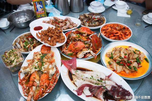 来沿海的城市旅游，怎么能不来厦门八市吃一顿海鲜大餐呢？