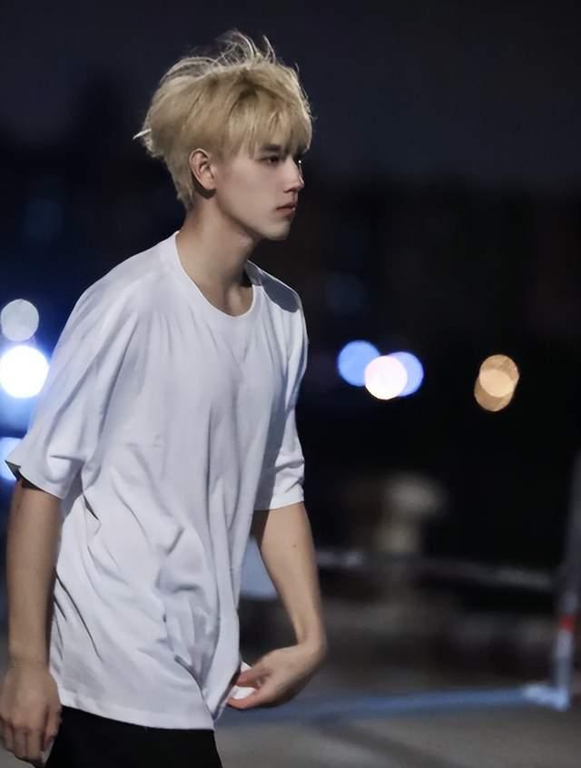 潮牌|一直不温不火的男星,有颜有资源,离红差一个时机