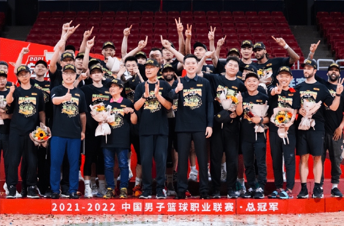 辽宁男篮|遗憾！辽篮内线大将季后赛打出真血性，无奈下赛季还是要离开球队