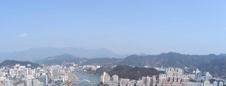 退休大爷钓鱼打发无聊,罕见收获“米级”大货,家人却说不能吃