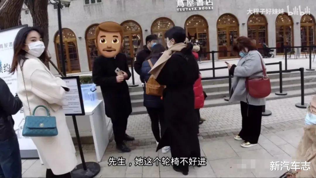 日本女司机亲自演示,双腿残疾如何开车?国内为何鲜有残障司机