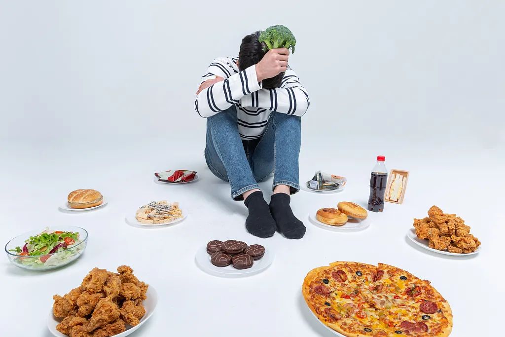 鸡爪 这5种食物是隐藏的“热量炸弹”，小心吃完伤身又减寿！