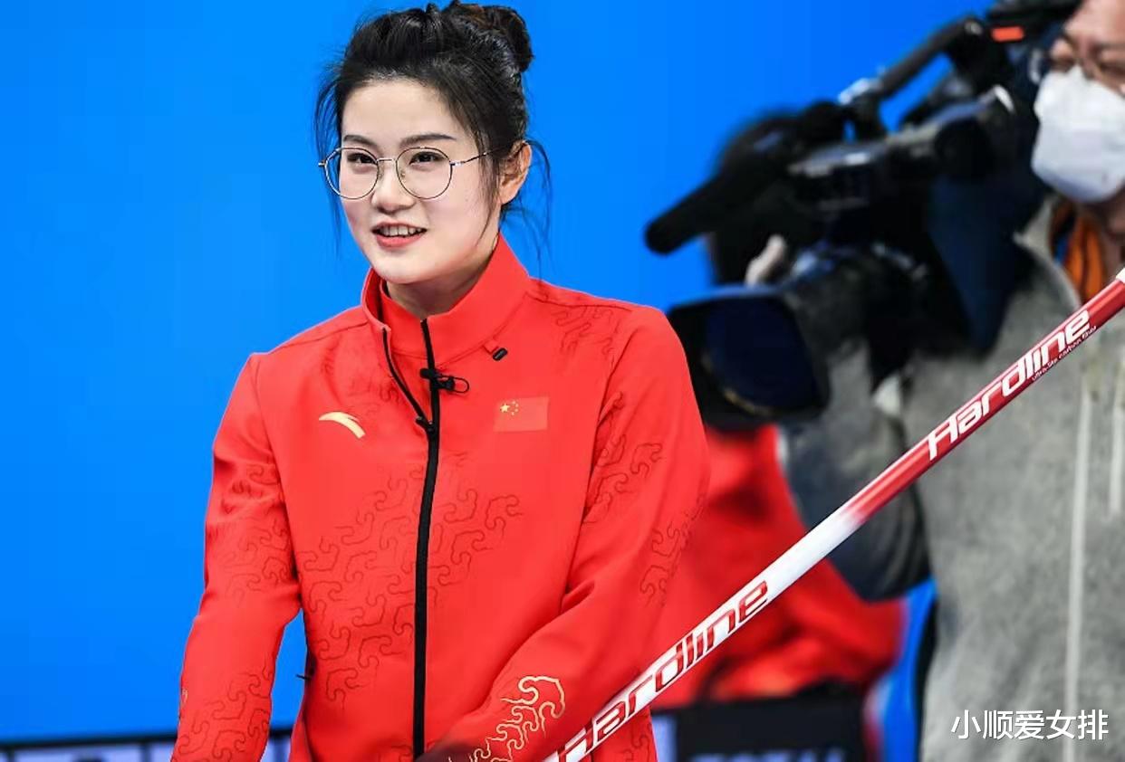 刘越|冰壶“黑白组合”两连胜！男帅女靓丽成冰场亮点，今晚再迎一强敌！