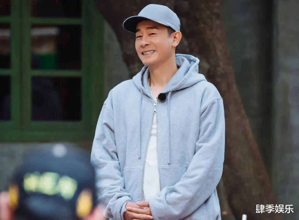 大湾仔的夜|《大湾仔的夜》：盼了八期，终于迎来了湾仔嫂