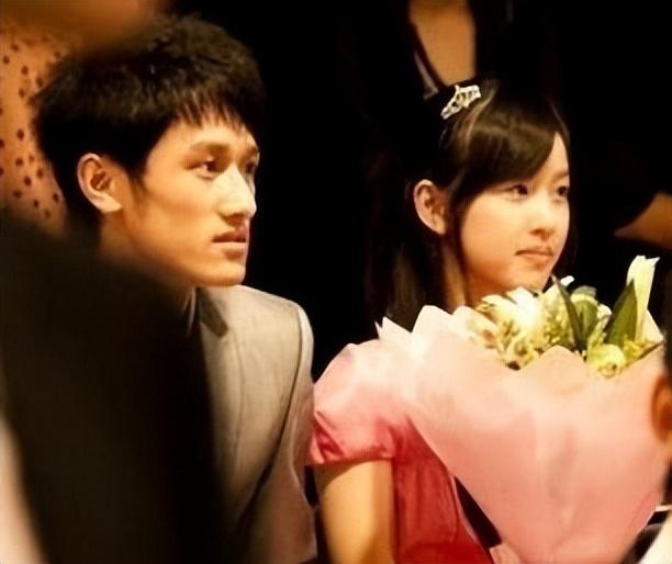 章泽天|[揭秘]奶茶妹妹四任前男友